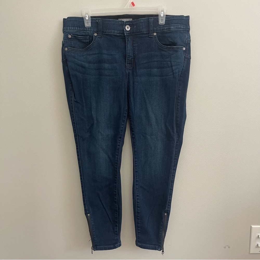Torrid Jeans Women's 16S Feel the fit Bombshell Skinny Dark Blue Stretchy Soft